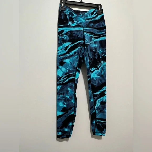 lululemon athletica Blue Patterned Leggings - Picture 13 of 16